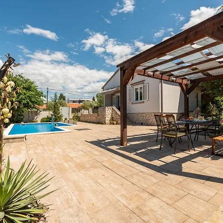 Mestrovic Zadarvillas فيلة زادار