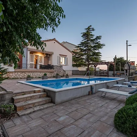 别墅 Mestrovic Zadarvillas *