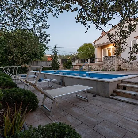 فيلة Mestrovic Zadarvillas زادار