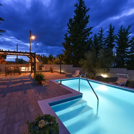 Mestrovic Zadarvillas 别墅 *