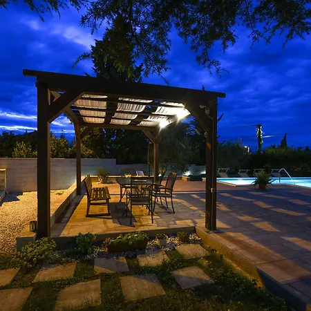 Mestrovic Zadarvillas 别墅 *