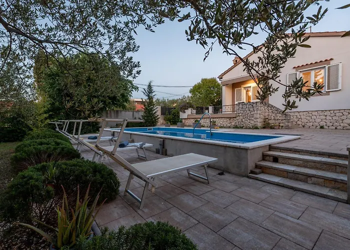 فيلة Mestrovic Zadarvillas زادار