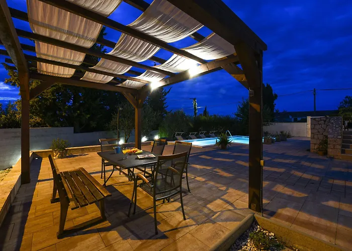 Mestrovic Zadarvillas * Задар